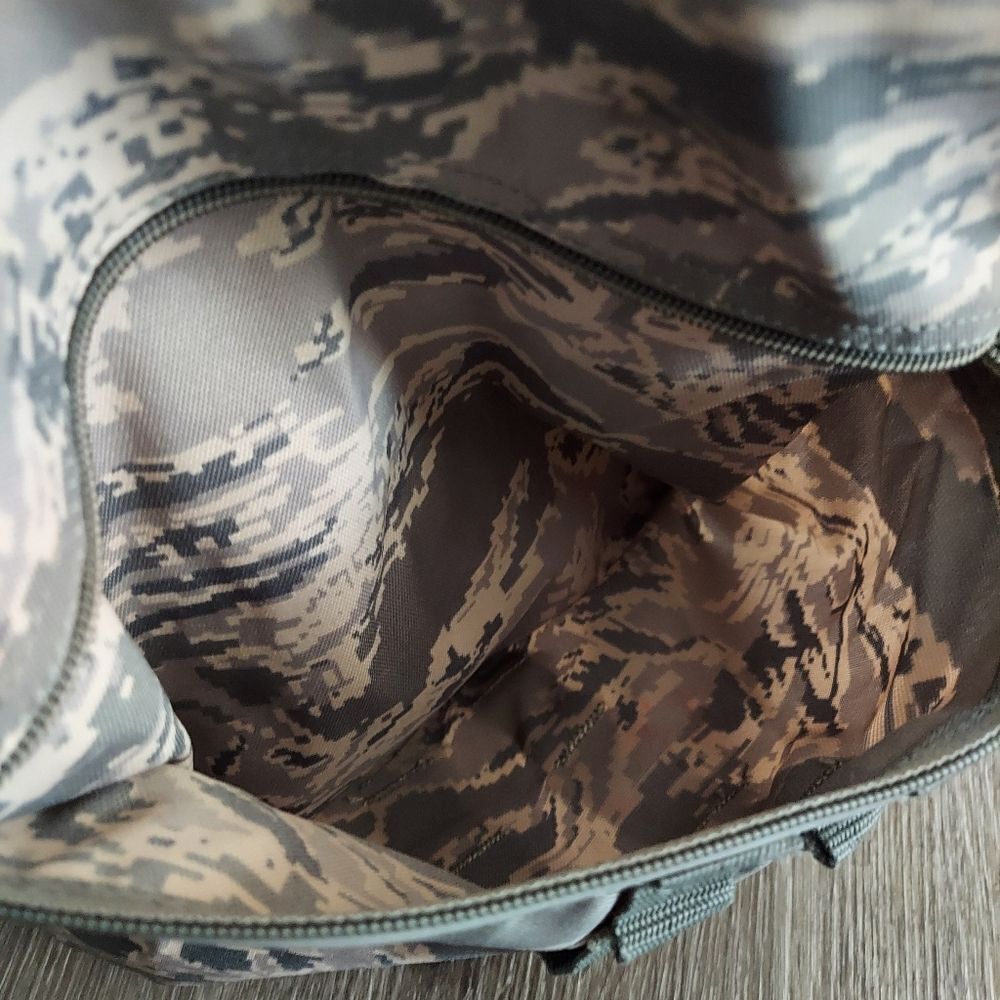 ABU Kids Backpack With Webbing - Picture 4 of 4